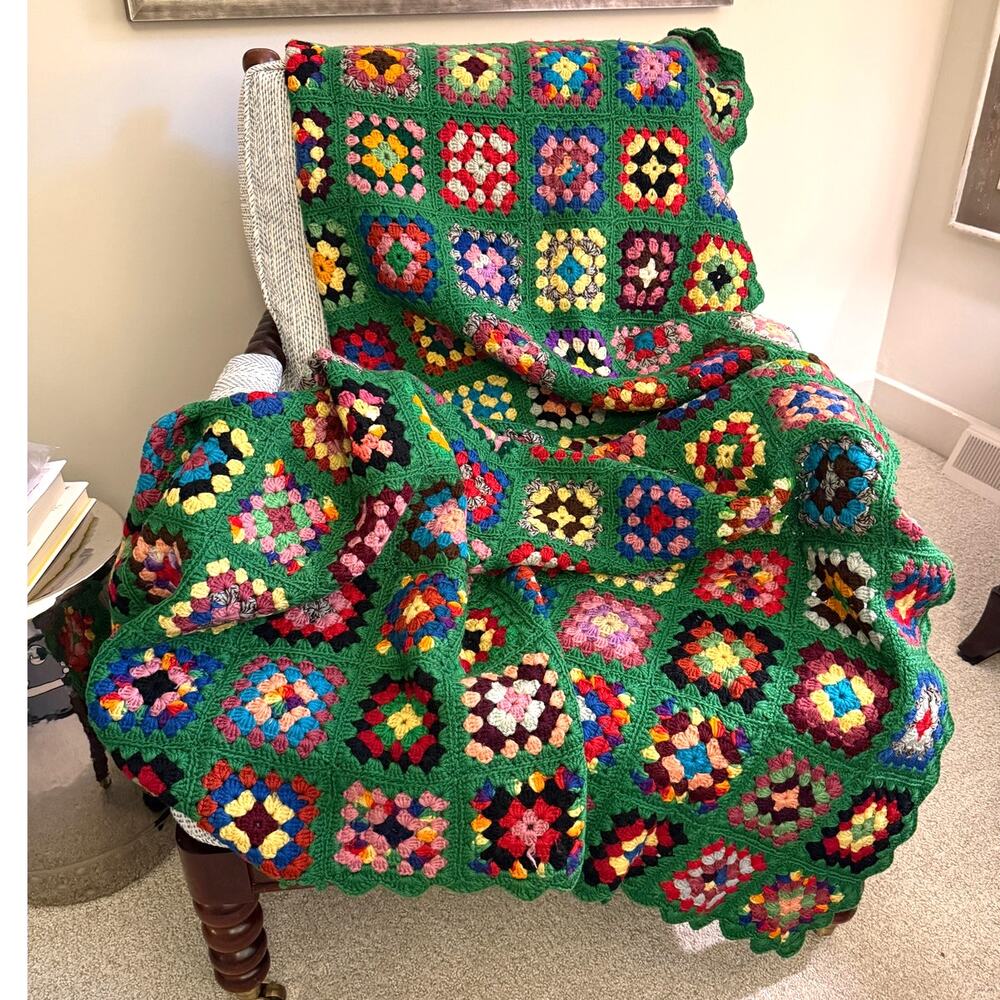 Vtg Crochet Granny Square Blanket Twin Green Scalloped Border Afghan Boho Throws